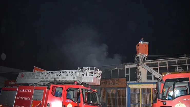 Malatya'da sanayi sitesinde korkutan yangın