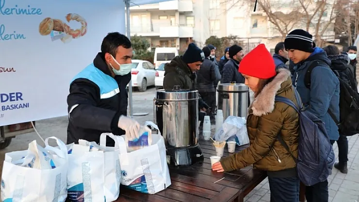 Öğrencilere sınav öncesi kahvaltı ikramı