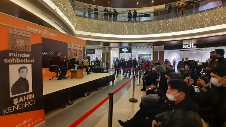 Şahin Kendirci hayranlarıyla buluştu