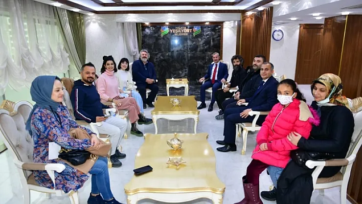 Sinema ve tiyatro sanatçıları, Başkan Çınar'ı ziyaret etti