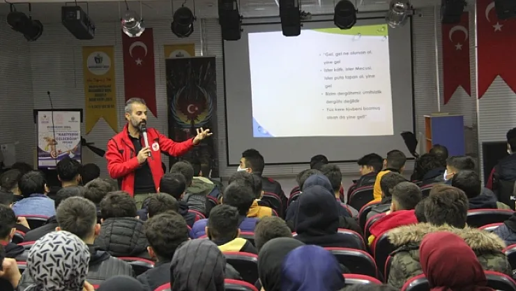 Üniversite ve lise öğrencilerine &quotterör" eğitimi
