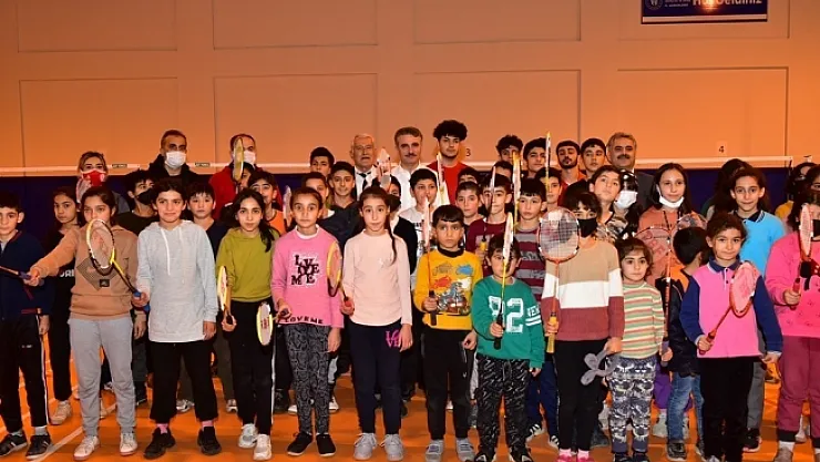 Vali Baruş'tan Melekbaba Gençlik Merkezi'ne inceleme