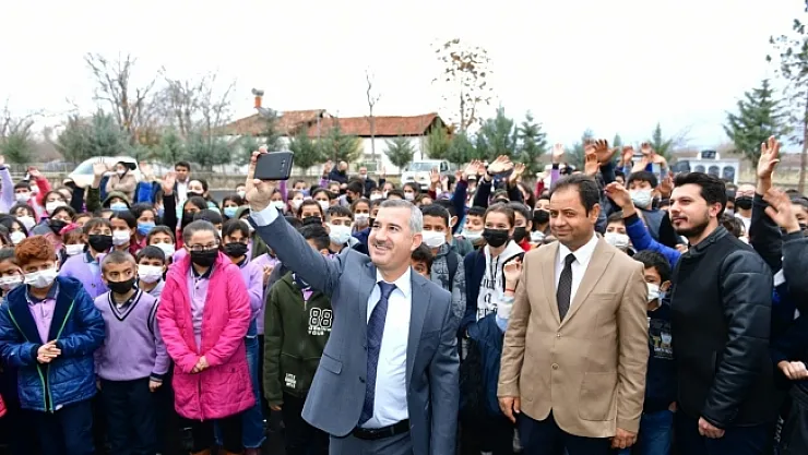 Yeşilyurt'ta iki okul modern bir kimliğe kavuştu