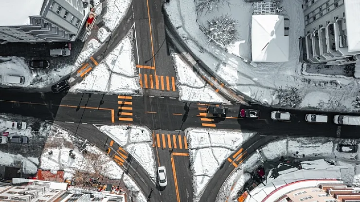 Ana arterlerde kar kaldırma çalışmaları devam ediyor