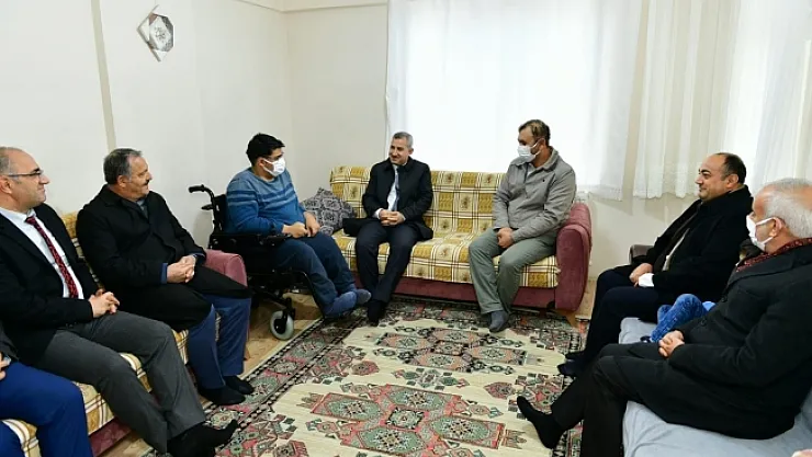 Çınar, engelli gencin akülü araç talebine kayıtsız kalmadı