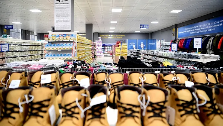 Ekonomik durumu iyi olmayanların kapısı Hayır Çarşısı