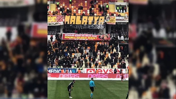 Maçta pankartla evlilik teklifi