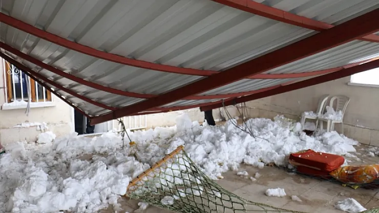 Malatya'da bir saat içerisinde üç ayrı noktada çatı çöktü