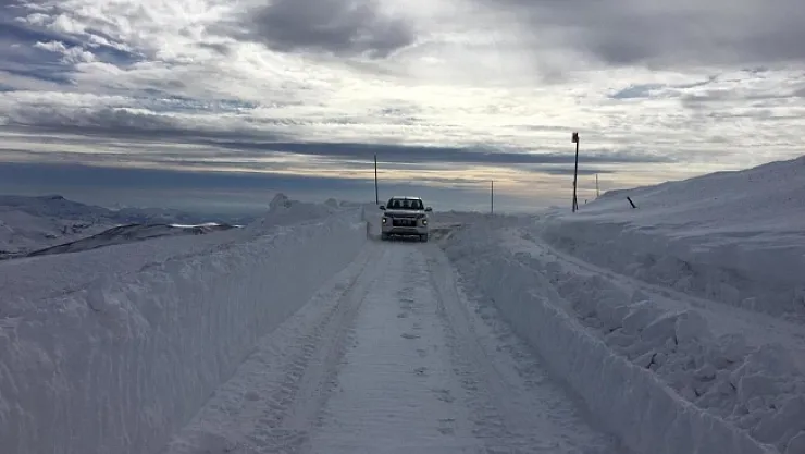 Malatya'nın yüksek kesimlerinde karla mücadele çalışmaları sürüyor