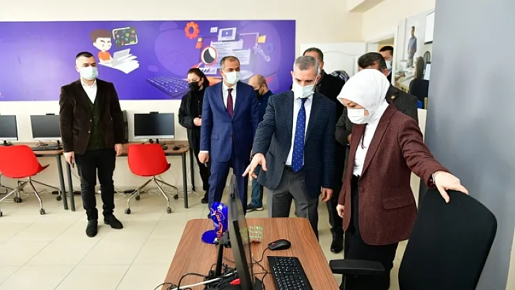 Milletvekili Çalık, Yeşilyurt Mesleki Eğitim Ve Yaşam Merkezi'ni inceledi