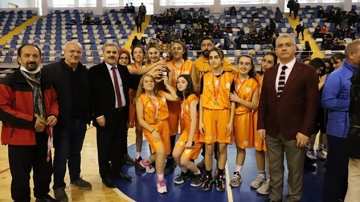 Okullararası Basketbol  Şampiyonası çekişmeli geçti