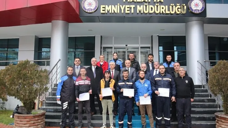 Polis kurs açtı, 6 genç kaynak öğrendi