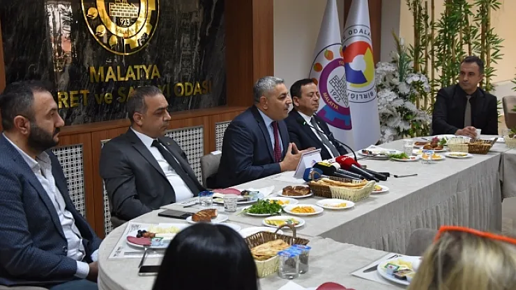 Sadıkoğlu, basın mensupları ile bir araya geldi