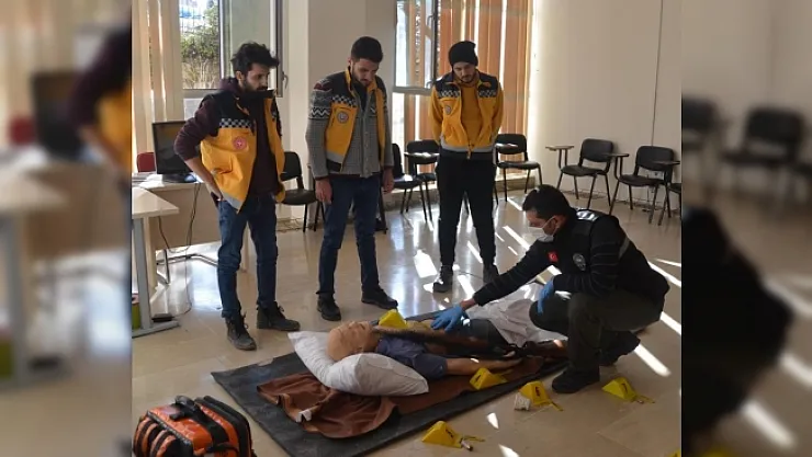 Sağlık personeline adli vakalarda &quotdelillere yaklaşım" eğitimi