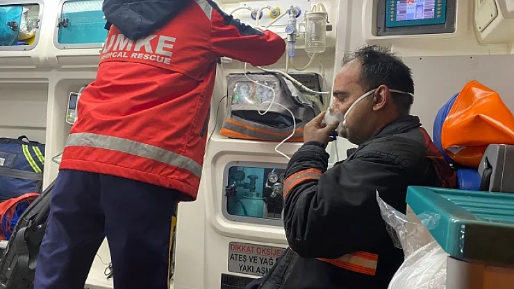 Yangına müdahale eden itfaiye eri dumandan etkilendi  