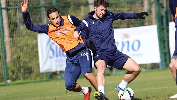 Yeni Malatyaspor'un Antalya kampı sürüyor