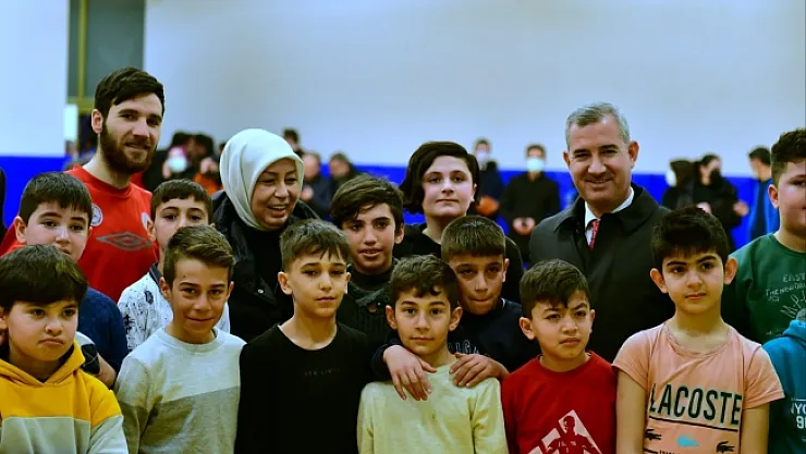 AK Partili Çalık: Gençlerimize yapılan yatırımlara devam ediyoruz