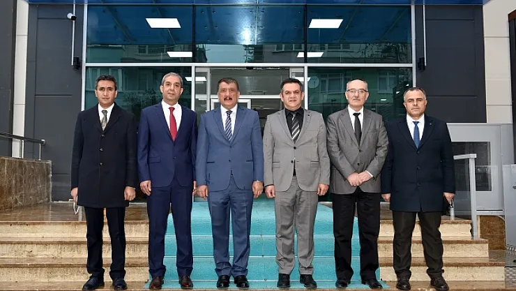 Başkan Gürkan, Kadastro İl Müdürü Onur Sadioğlu'nu ziyaret etti