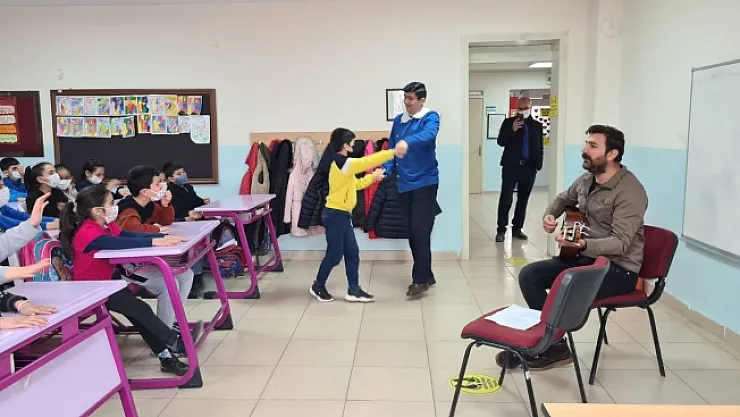 Büyükşehir Belediyesi Şehir Tiyatrosu etkinliklerine devam ediyor