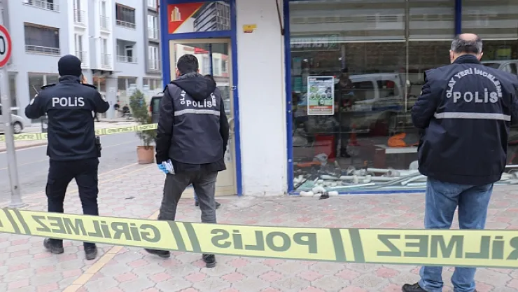 Esnafların baltalı bıçaklı kavgasında 3 yaralı