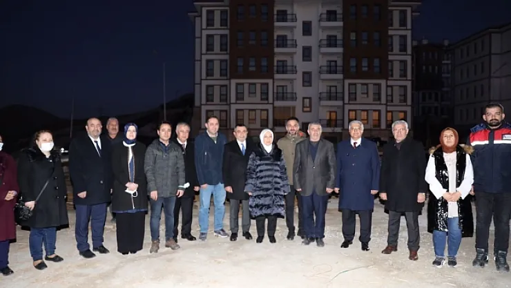 Gelincik Tepesi'ndeki ailelere sürpriz ziyaret  