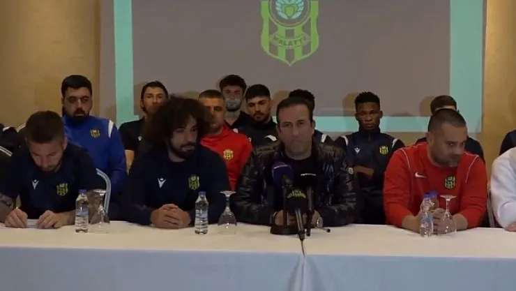 Gevrek nihayet ortaya çıktı... Siyasileri takıma destek vermemekle suçladı