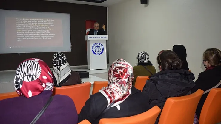 Kent Konseyi'nden 'Kadının Toplumdaki Yeri' konulu konferans
