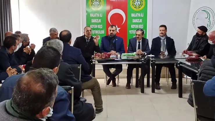 Koyun ve Keçi Birliğinden, küpe ve kayıt defteri dağıtım toplantısı