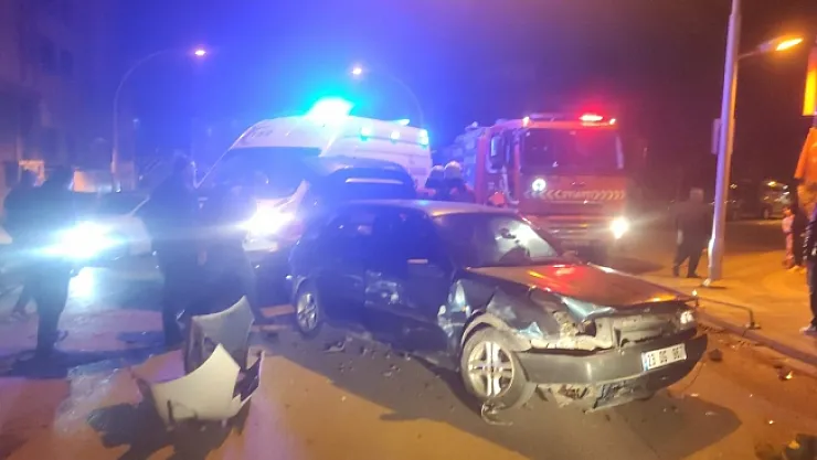 Malatya'da kaza... İki otomobil çarpıştı: 1 yaralı