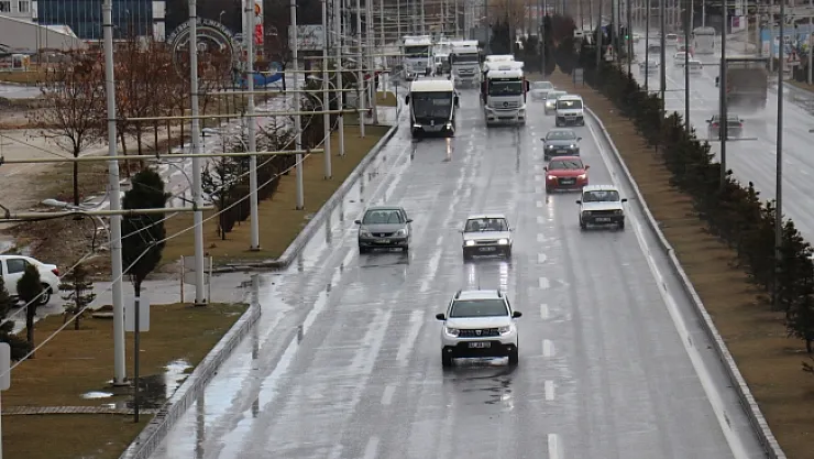 Malatya'da sağanak yağış etkili oldu
