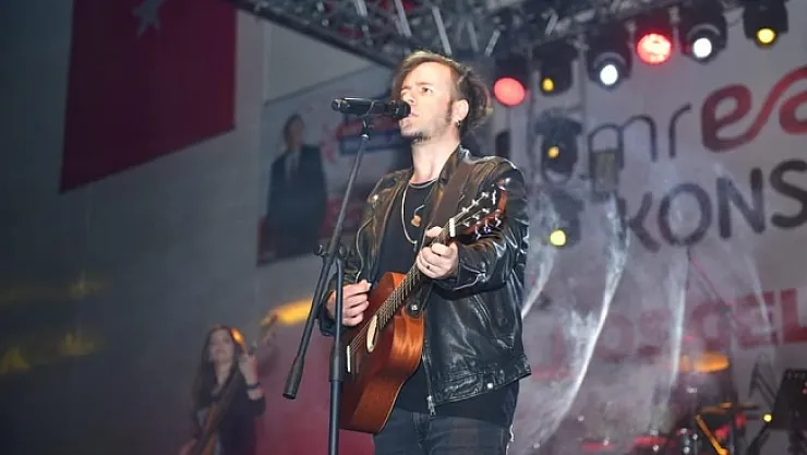 Sanatçı Emre Aydın, Malatyalıları coşturdu