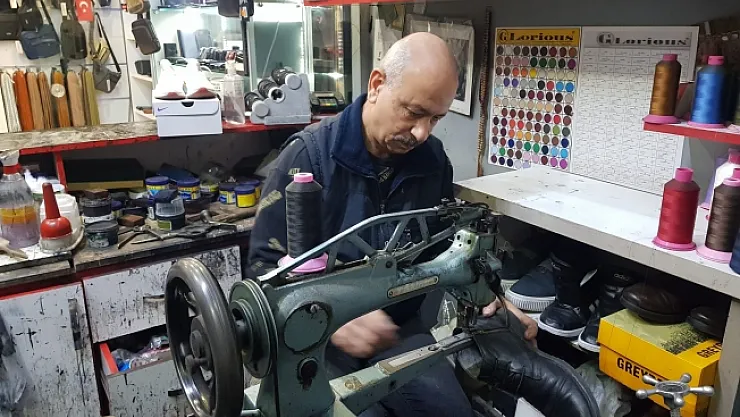 Tamircide unutulan ayakkabılar ihtiyaç sahiplerine ulaştırılıyor  