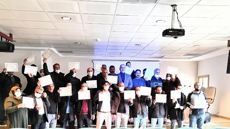 Tavuk yetiştiricileri artık sertifikalı