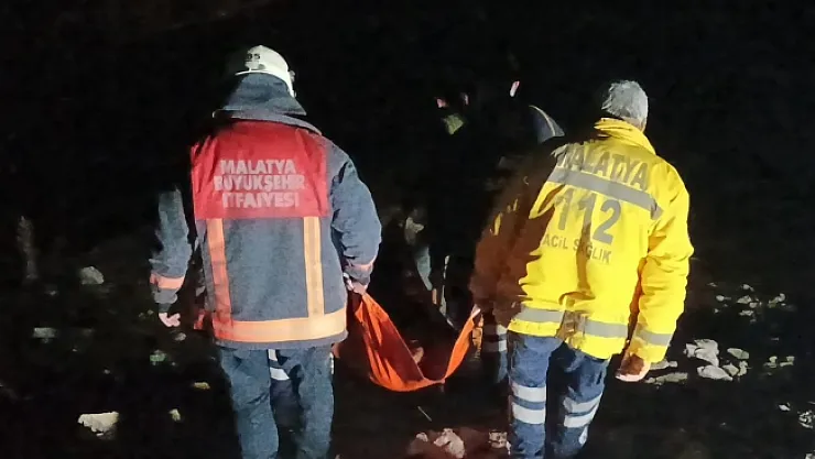 700 metre yükseklikteki dağda yürüyüş yaparken düşüp ayağını kırdı