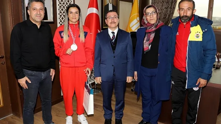 Avrupa Şampiyonu'na hediye