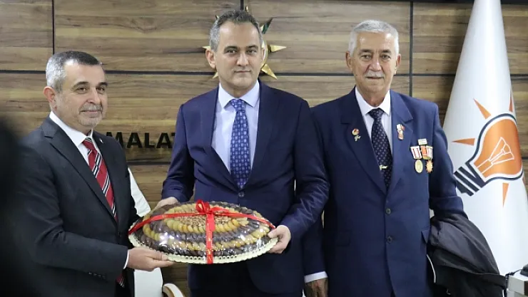 Bakan Özer'den AK Parti Malatya il teşkilatına ziyaret