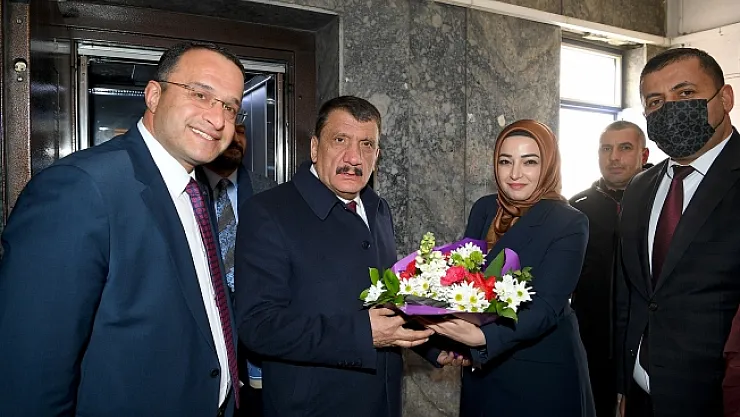 Başkan Gürkan, Hizmet İş Sendikası Malatya Şubesini ziyaret etti