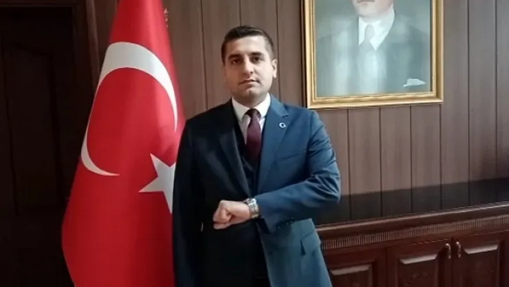 İstiklal marşını  işaret dili ile okudular  