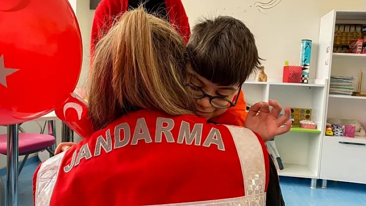 Jandarma'dan özel çocuklara özel ilgi
