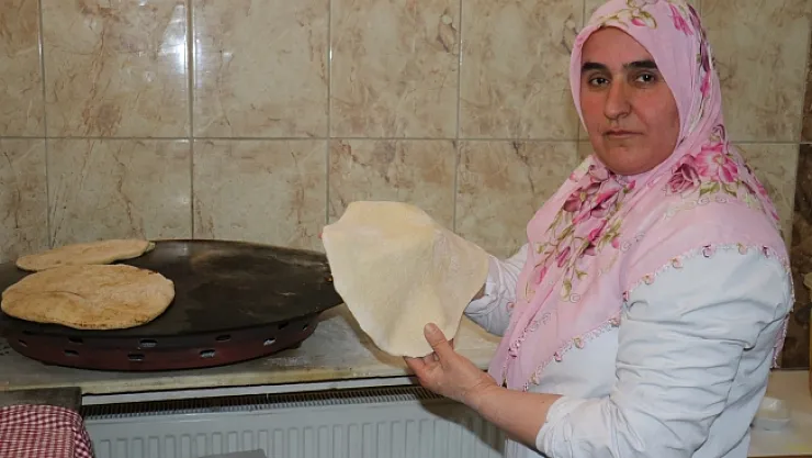 Malatya'da ekmeğin ustası Fatma abla  