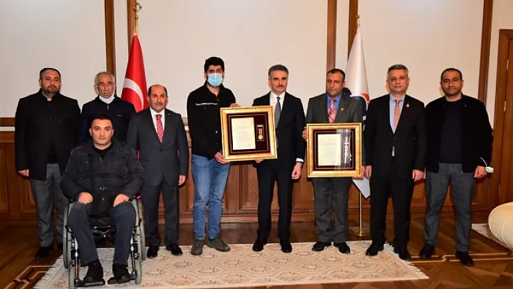Malatya'da iki gaziye, Devlet Övünç Madalyası ve Beratı takdim edildi