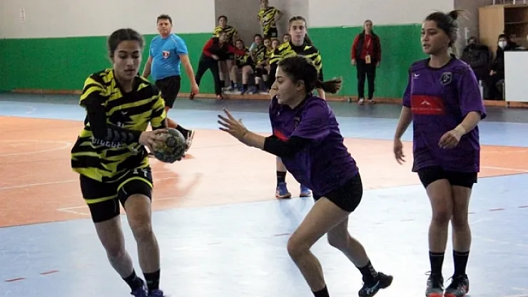 Necatibey zirveyi sevdi