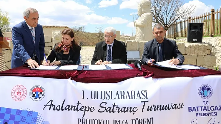 1. Arslantepe Uluslararası Açık Satranç Turnuvası'nın Protokolü imzalandı