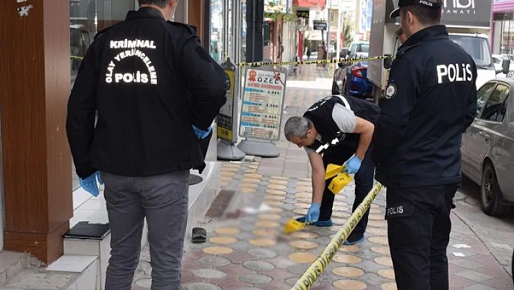 Ailesini evlilik için ikna edemeyince kendini balkondan attı
