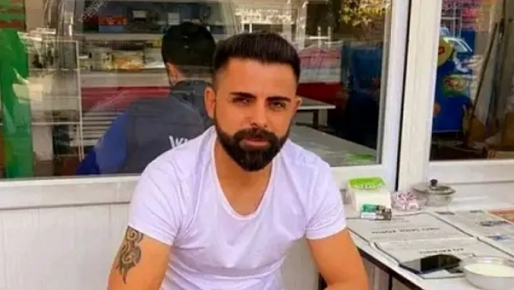 Babası oğlunu odasında ölü buldu  