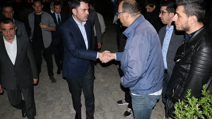 Bakan Kurum'dan şehit ailesine taziye ziyareti 