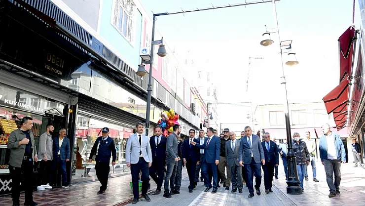 Başkan Gürkan Kuyumcular Çarşısında incelemelerde bulundu