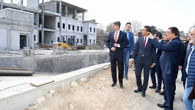 Başkan Gürkan, Millet Kütüphanesinde incelemelerde bulundu