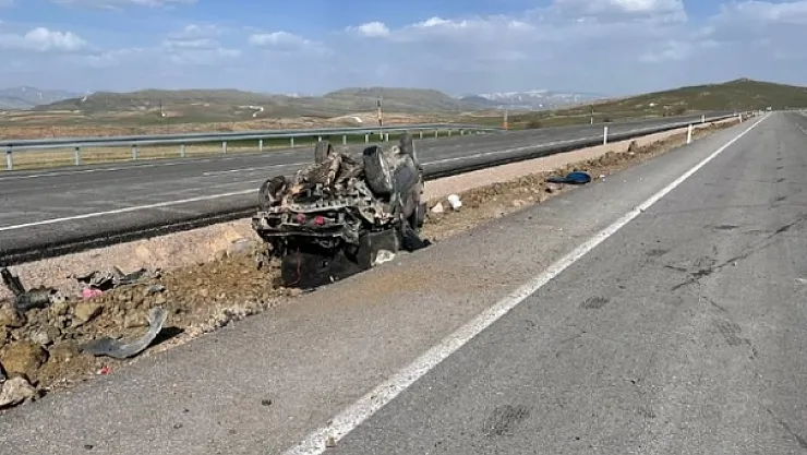 Bayram tatiline giden öğrenciler kaza yaptı: 1'i ağır 4 yaralı