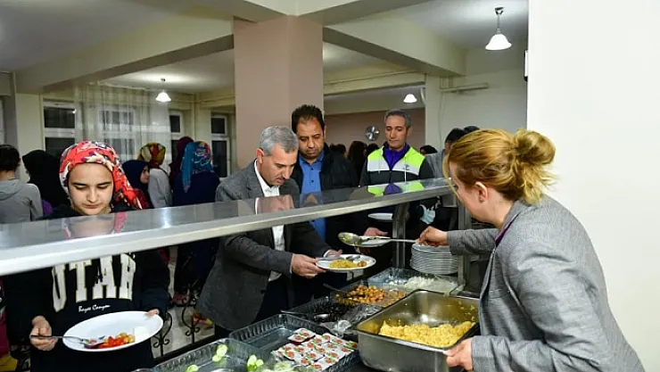 Çınar: Sahurun bereketini öğrencilerimizle birlikte paylaştık